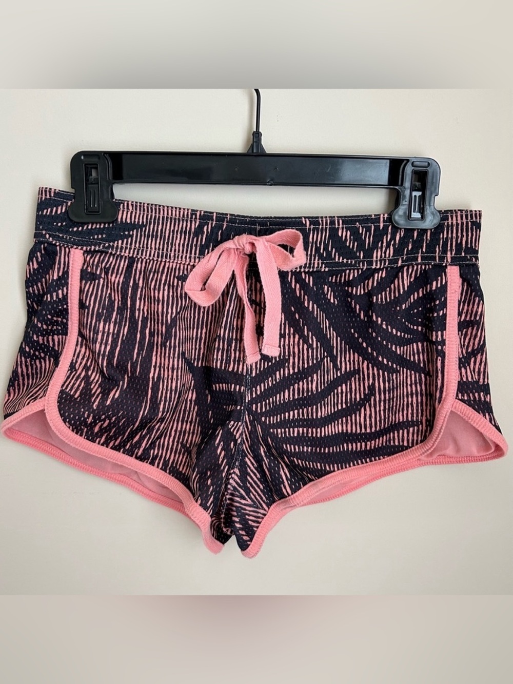 💥 Unionbay Peach & Black Leaf Patterned Mesh Athletic Running Shorts Size S